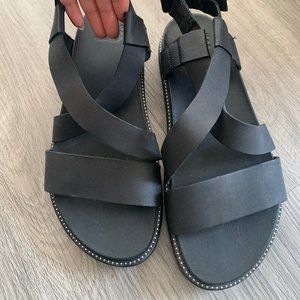 SOREL ROAMING CRISS CROSS SANDALS WOMEN'S 7.5